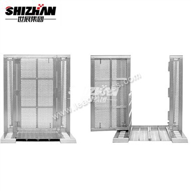 Kovové bariéry pro kontrolu davu